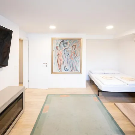 The Appartement *